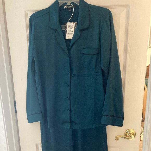 New Women’s Satin Notch Collar Pajama Set Med - Picture 1 of 7